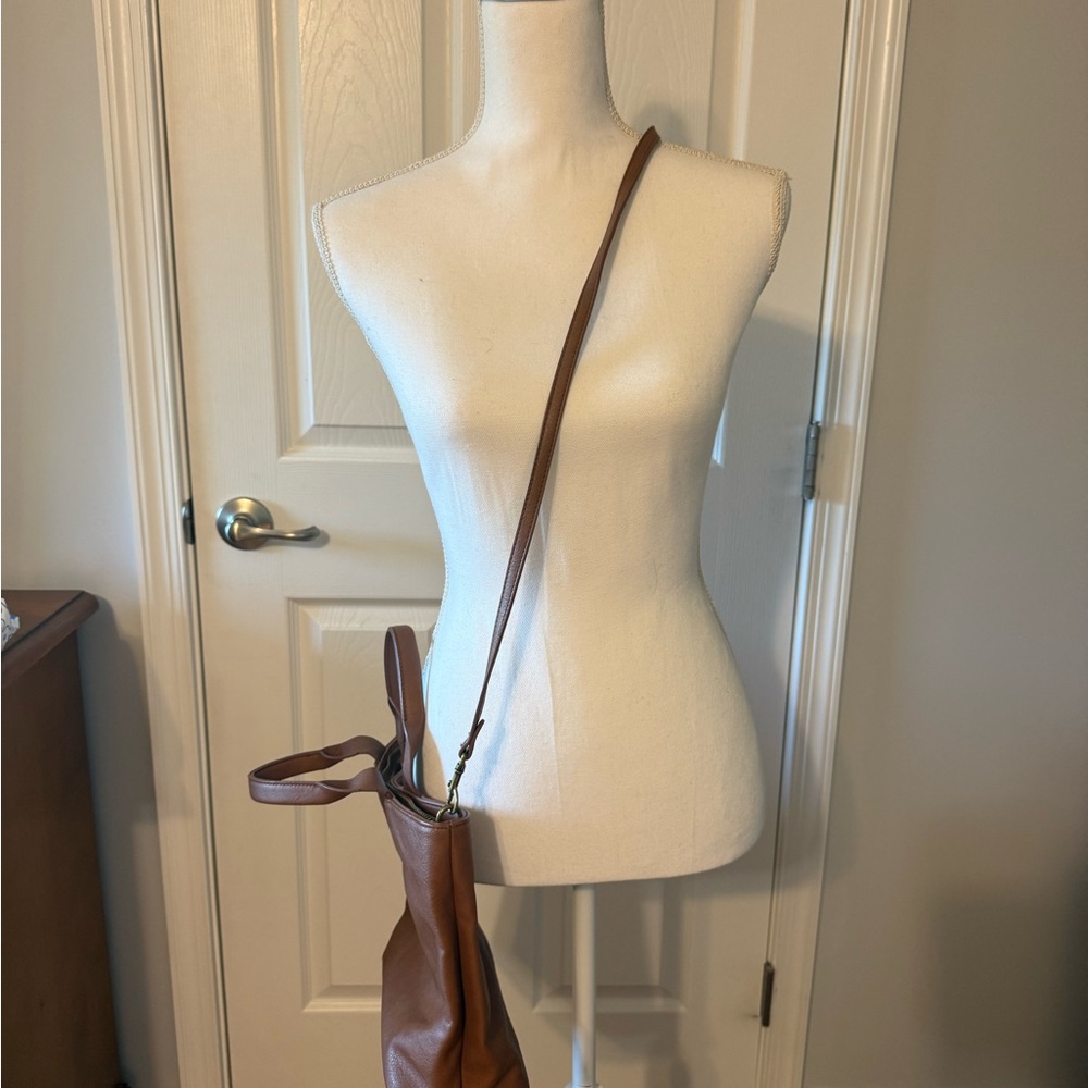 Universal Thread Tan Crossbody Bag with matching wallet